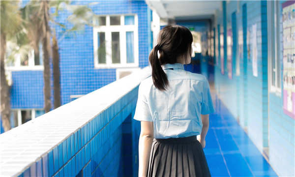 华龙如何找到一个可以帮助我生孩子的女人？